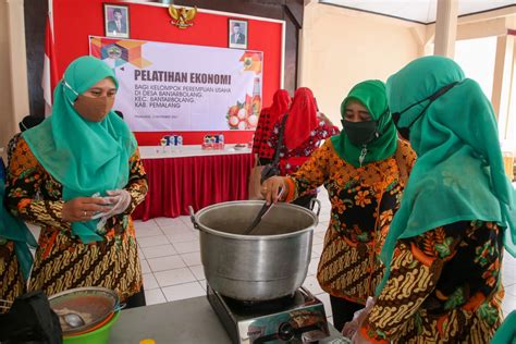 Berdayakan Ekonomi Perempuan Strategi Jateng Pupus Kemiskinan Tritis Id