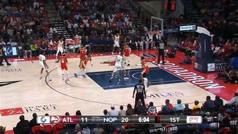 Jonas Valanciunas with a dunk vs the Atlanta Hawks - Yahoo Sports