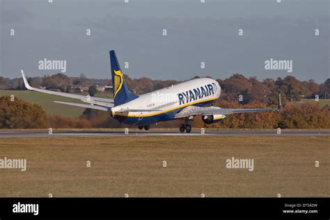 Ryanair Boeing Ei Efm Taking Off From London Luton Airport Ltn