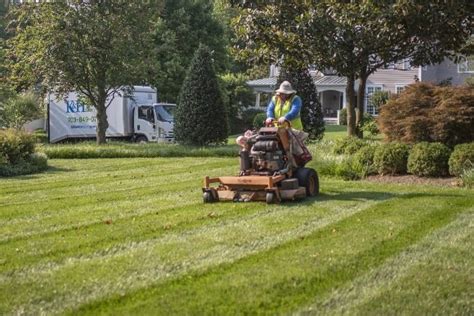 Lawn Maintenance Services – K&H Landscape and Grounds Maintenance