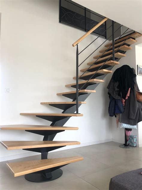 Escalier métal et bois quart tournant 2 limons en tôle Lusina S