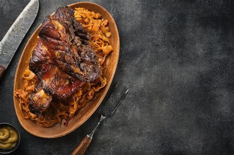 Schweinshaxe Dans La Cuisine Allemande Est Un Jarret De Jambon R Ti Ou