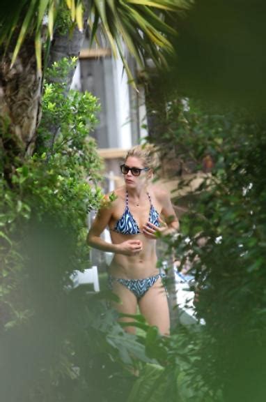 La Bella Doutzen Kroes In Bikini A Miami Libero Quotidiano