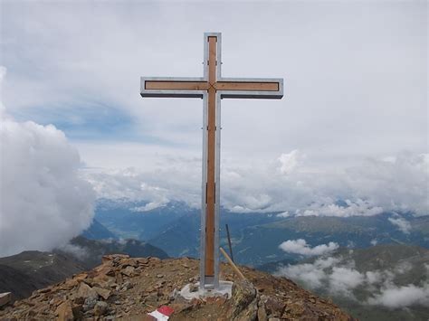 Relativ Neues Gipfelkreuz Fotos Hikr Org