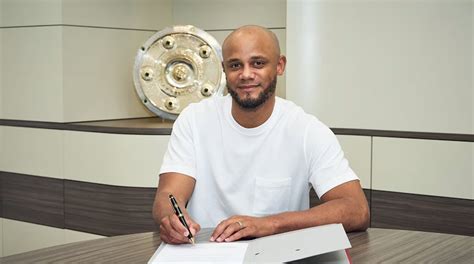 Bayern de Munique anuncia Vincent Kompany como novo técnico futebol