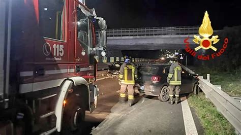 Incidente Stradale A Cagliari Sulla 131 Tra Monopattino E Auto Feriti