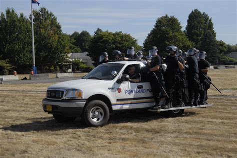 Portland Police Bureau Rapid Response Team trains with Security Forces