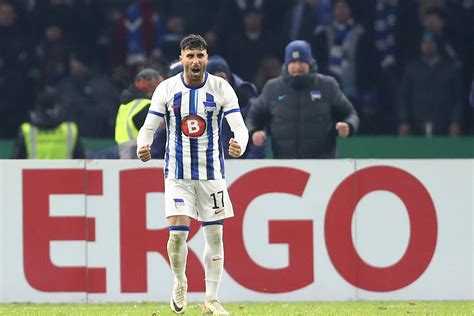 Influencer Jindaoui Verhilft Hertha Bei Debüt Zu Sieg Und Zu Mehr Fans