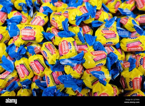 Fleer Chewing Gum Company Hi Res Stock Photography And Images Alamy