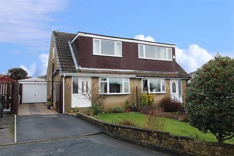 Larch Close Oakworth Keighley Bd Bed Semi Detached House For