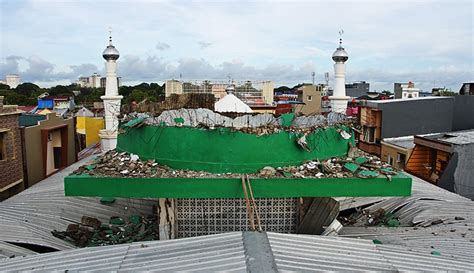 Penampakan Kubah Masjid Roboh Struktur Bangunan Lapuk