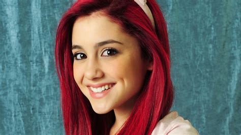 Ariana Grande Best Smile Collections | all about photo