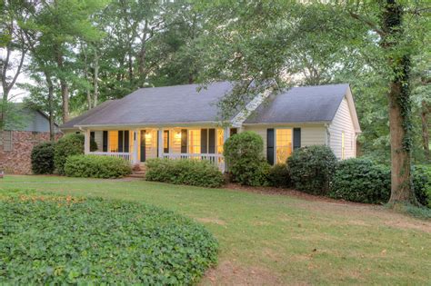 Just Sold 2557 Old Oak Lane