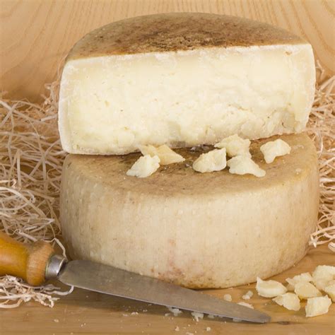 Pecorino Semistagionato Forma Intera