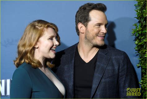 Chris Pratt And Bryce Dallas Howard Celebrate Jurassic World The Ride