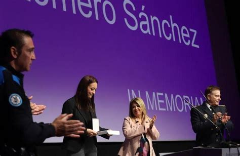 La Alcaldesa Asiste Al Homenaje Al Agente De Polic A Local Fallecido El