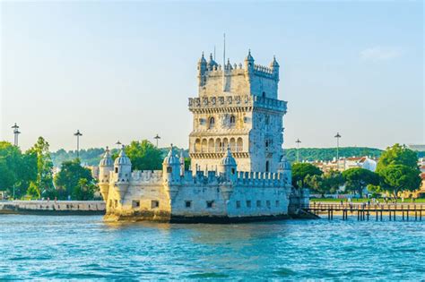 Lisbona Crociera In Barca A Vela Al Tramonto Con Vino GetYourGuide