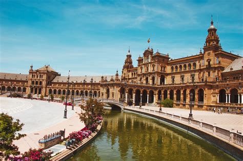 Seville’s Plaza de España: The Complete Guide