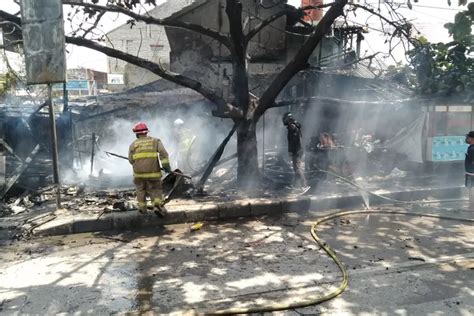 Tiga Kios Terbakar Di Jalan Soekarno Hatta Ayo Bandung