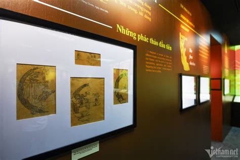 Original Designs Of National Emblem Go On Show In Hanoi