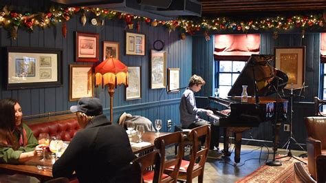 Fraunces Tavern One Of Nycs Oldest Bars Has A New Piano Room