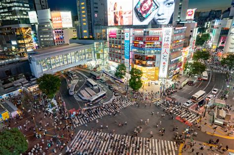 crowds  pedestrians  tokyo famous shibuya crossing  stock photo