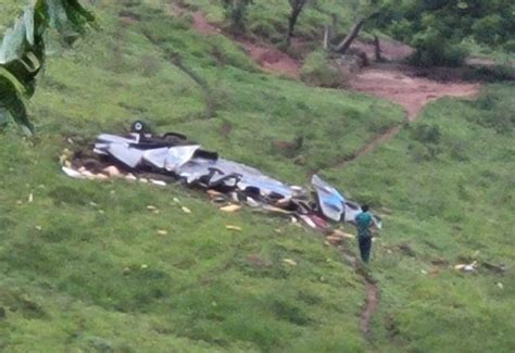 Avião Cai E Deixa 7 Mortos Na Zona Rural De Itapeva Mg Sbt News