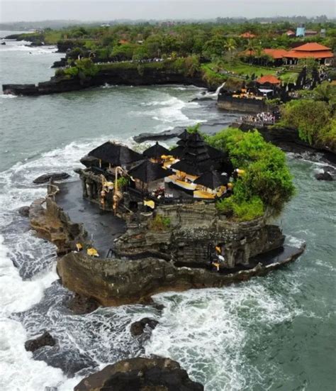 Tanah Lot : Daya Tarik, Lokasi dan Biaya Masuk - Rekomendasi Tempat Wisata Indonesia