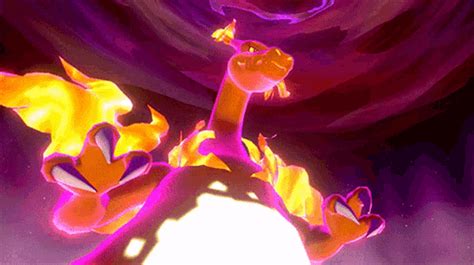 Charizard Dynamax GIF - Charizard Dynamax Gigantamax - Discover & Share ...