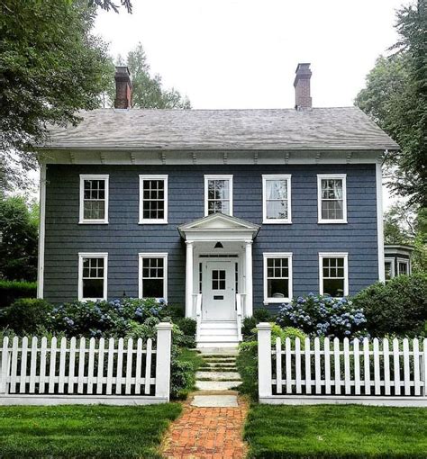 Love How The Dark Blue Color Brings A Little Drama To This Traditional Beauty 🤓 Photo Via S