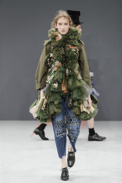 Viktor Rolf Vagabonds Haute Couture Autumn Winter 2016 Felice With