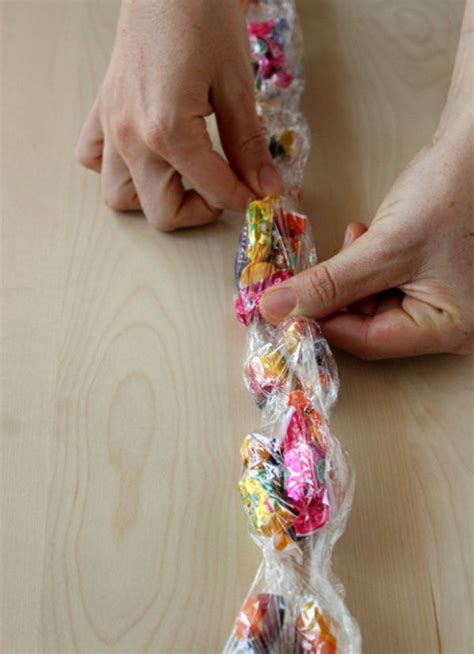 How To Make Candy Leis Candy Lei Candy Lei Diy Graduation Candy Lei