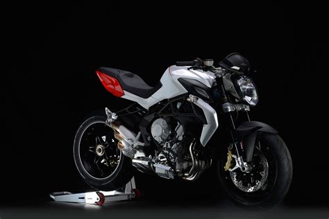 Mv Agusta Brutale 800 2013 2014 Specs Performance And Photos