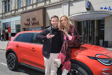 Roadshow - Eine Reise Ins Unbekannte (2024)