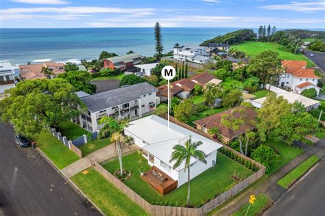 17 Henderson Place Lennox Head NSW 2478 Domain