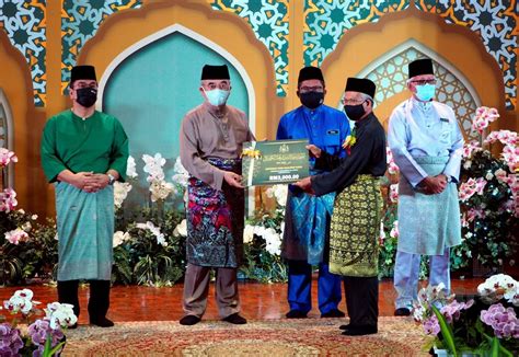 Pengurus Jenazah Covid 19 Terima Anugerah Maulidur Rasul Harian Metro