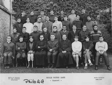 Photo de classe Terminale de 1966 Lycée Notre dame Copains d avant