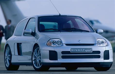 The Renault Clio Sport V6 celebrates its 20th anniversary | Car Division