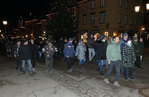 Polizeibilanz Zu Corona Protest Rund Teilnehmer Bei Spaziergang In