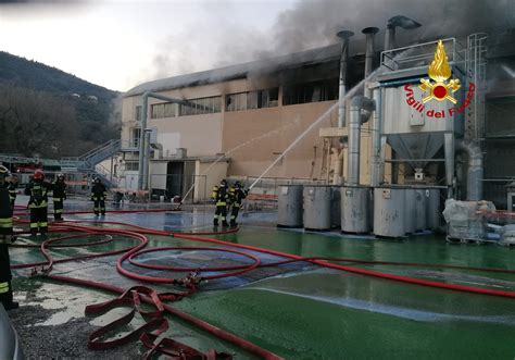 Incendio Di Poiano Il Pm Mette I Sigilli Al Colorificio Casati