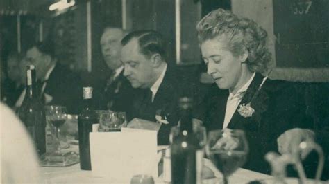 Hot Sexy Suzanne Lilar Bikini Pics