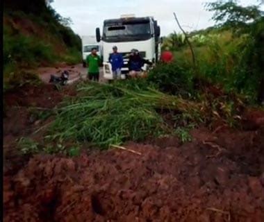 Chuva Causa Deslizamento De Terra E Interdita Trecho No Rodoanel De