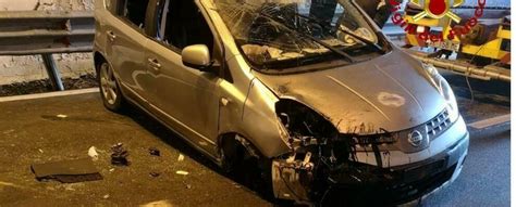 Incidente In Galleria Sulla Statale A Paola Tre Le Auto Coinvolte