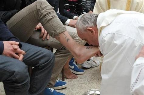 Comunicato Stampa Il Papa Celebra i riti del Giovedì Santo al CARA di