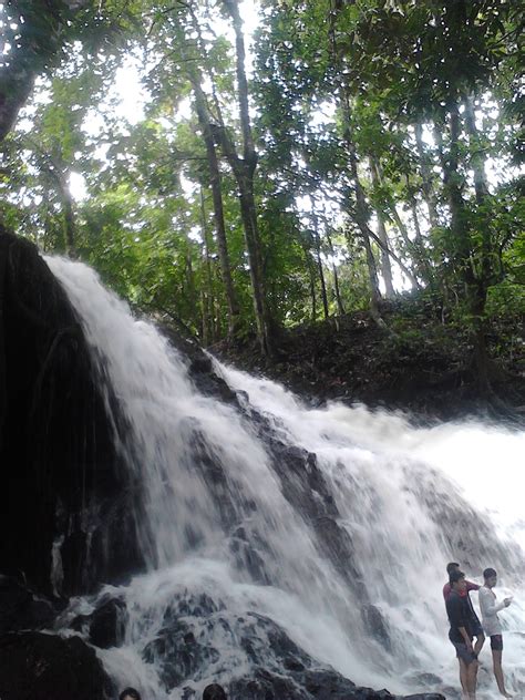 Travelos Air Terjun Tikalong Kabupaten Landak Kalimantan Barat