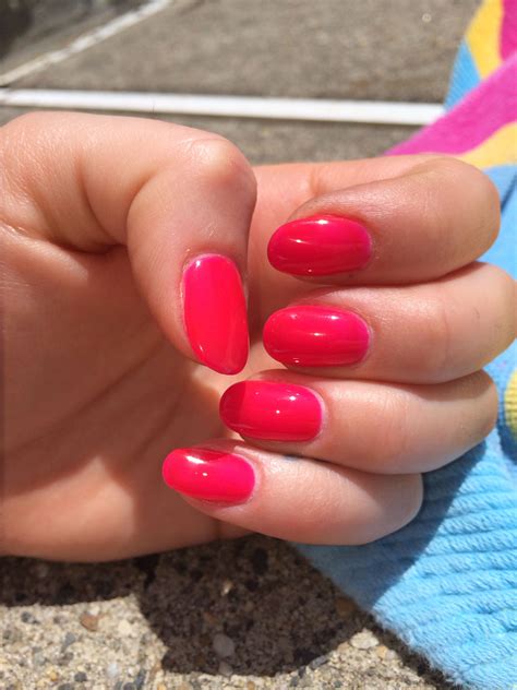 Shocking Pink Gel Manicure On Round Nails Round Nails Super Nails