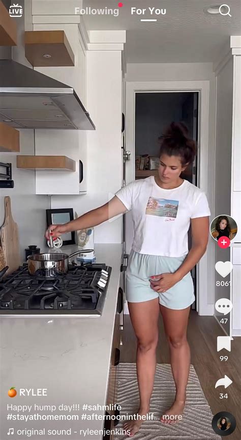 Scratching Your Vagina On Camera Is Relatable Now This Proved To Me That She Is As Dirty As She