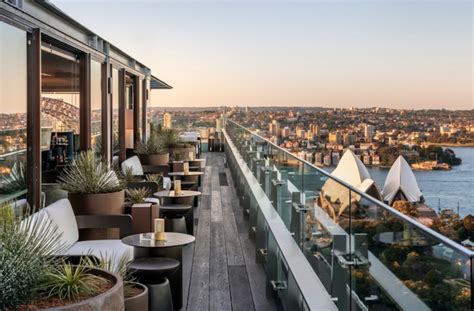 The best rooftop spots to watch a beautiful phila sunset 33