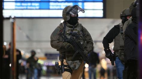 Allemagne attaque à la hache dans la gare de Düsseldorf plusieurs