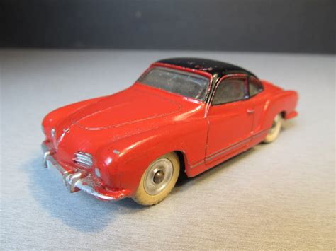 Dinky Toys Coche A Escala Volkswagen Karmann Ghia Alfa